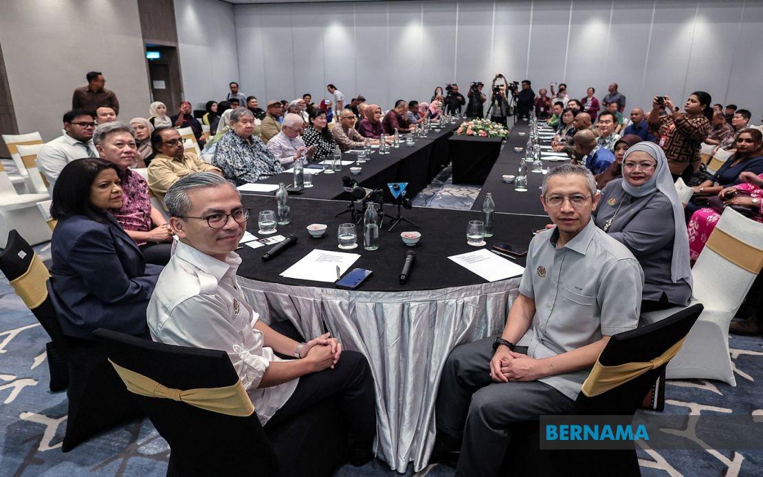 Fahmi Proposes Annual Media Retreats at HAWANA to Bridge Industry-Government Dialogue