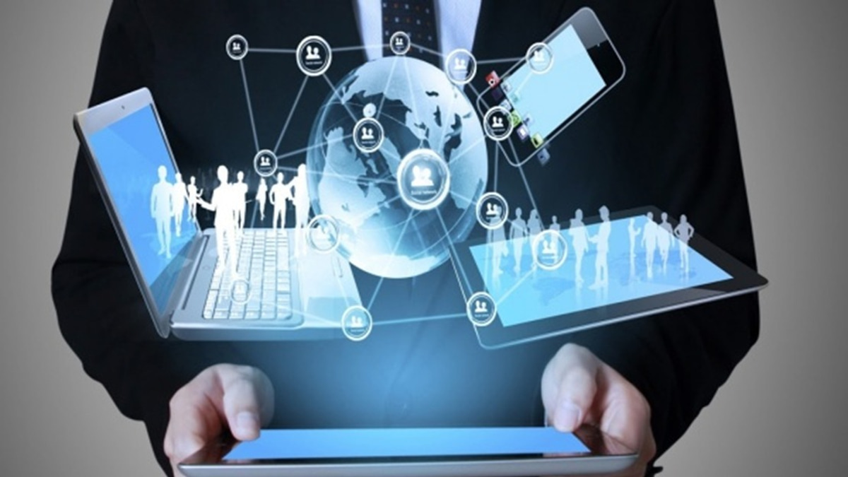 Media Must Master Algorithms to Survive Misinformation Era, Says Expert