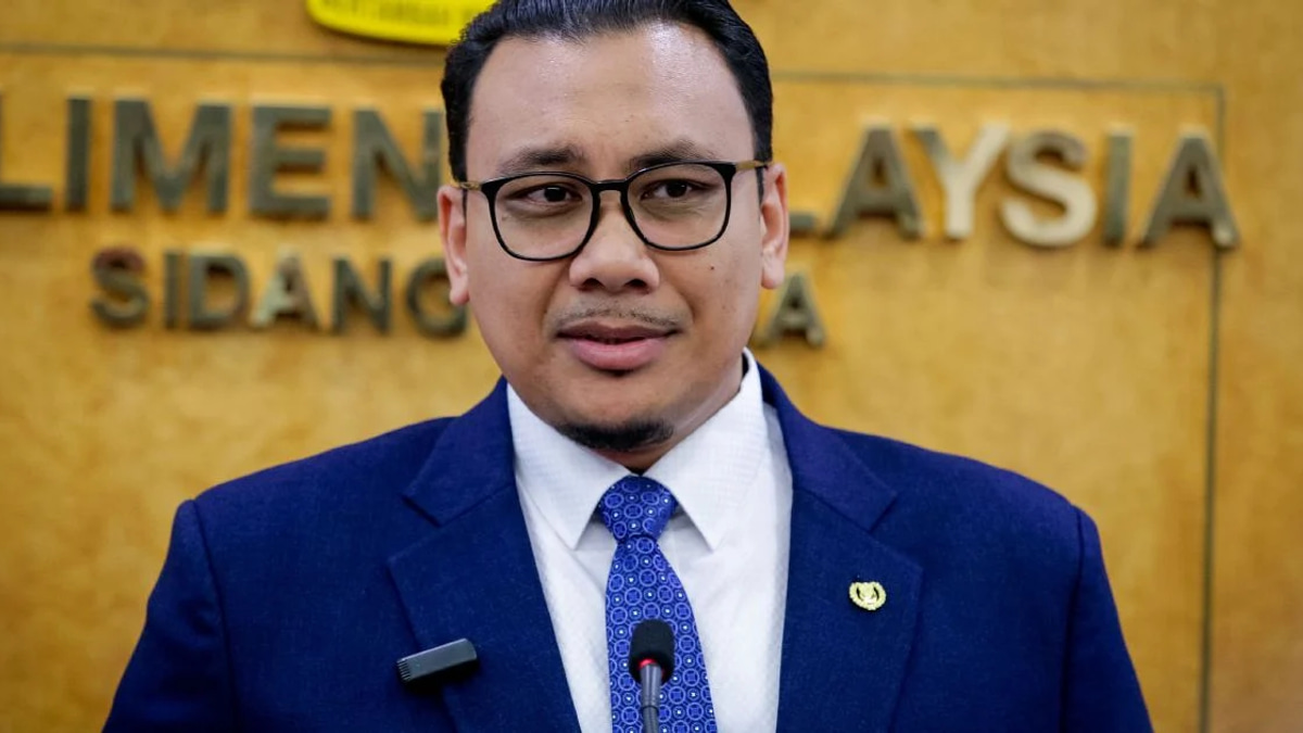 PAS Youth Leader Pursues Legal Claim Over Alleged Facebook Insult to Father