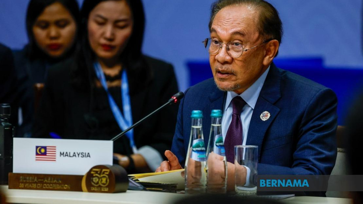 PM Anwar Urges ASEAN and Russia to Deepen Strategic Partnership Amid Global Uncertainties