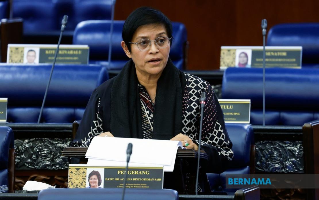 Government Open to Royal Commission on 'Corporate Mafia' If Warranted, Says Azalina