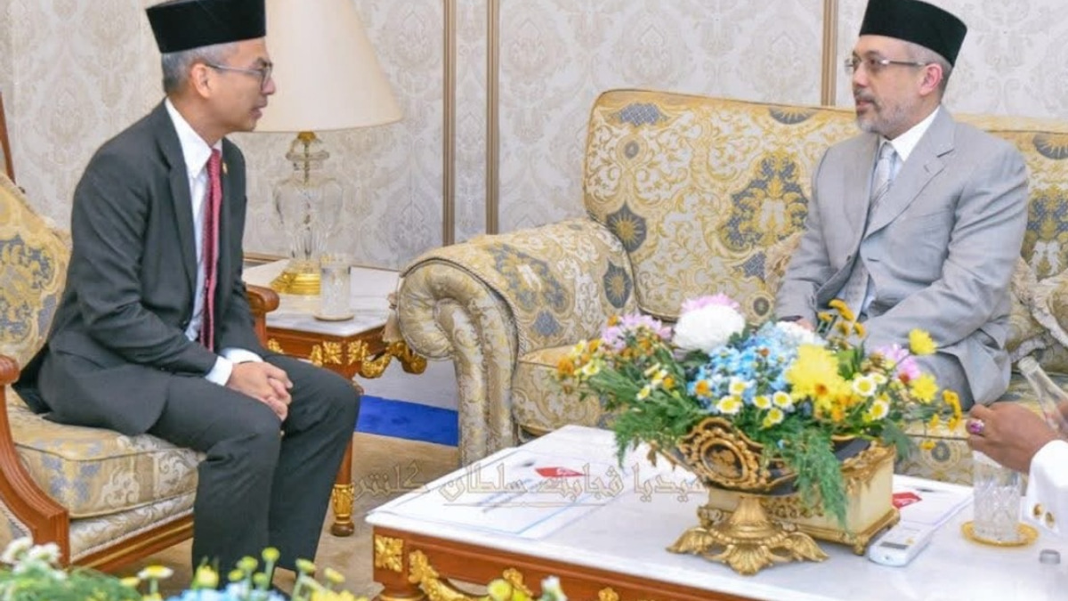 Kelantan Regent Receives Communications Minister to Discuss Fake Accounts and Misinformation