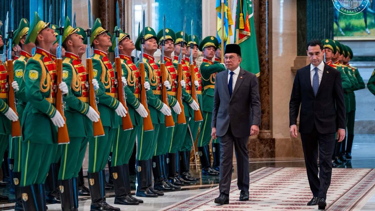 Anwar Ibrahim receives full ceremonial honours on historic Turkmenistan visit