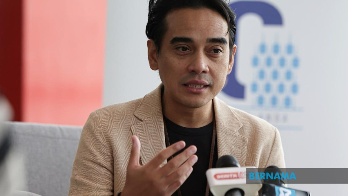 Journalists Must Adapt or Risk Obsolescence, Says Broadcasting Chief