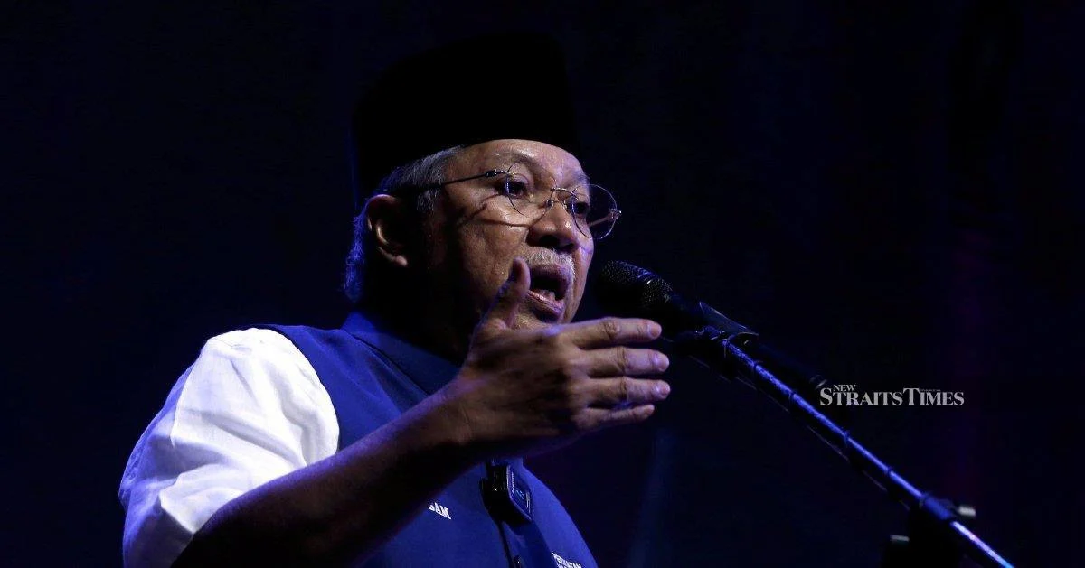 Finance Minister Annuar Calls for Restraint as Perikatan Nasional Grapples with Internal Strains
