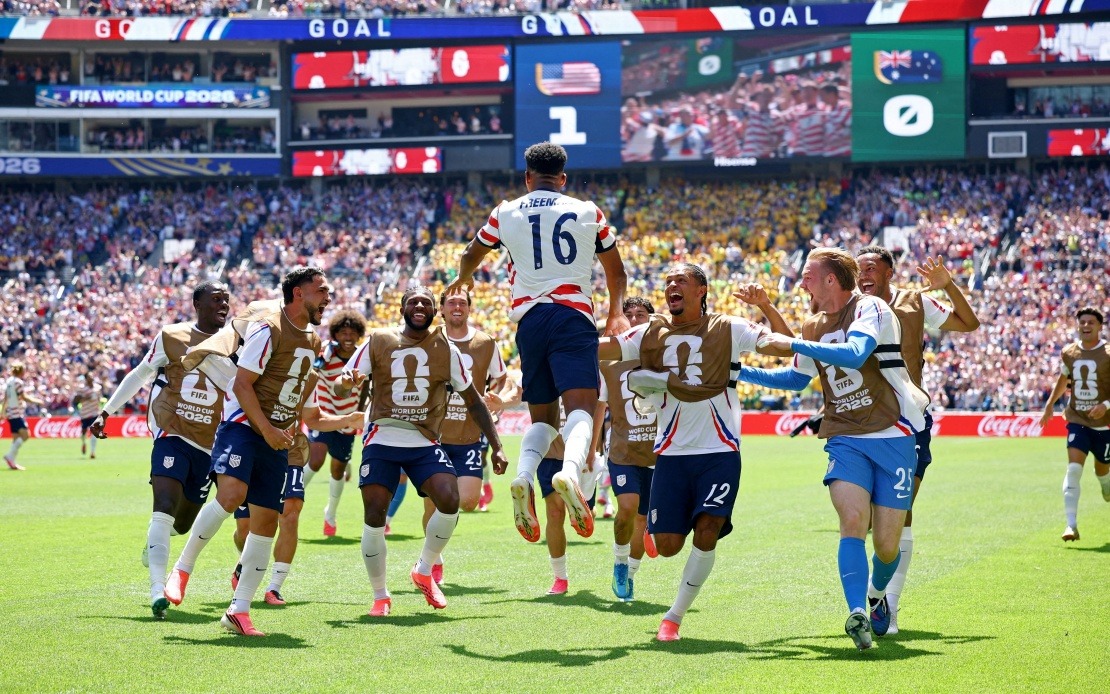 United States Secures World Cup Knockout Berth with Commanding Victory over Australia