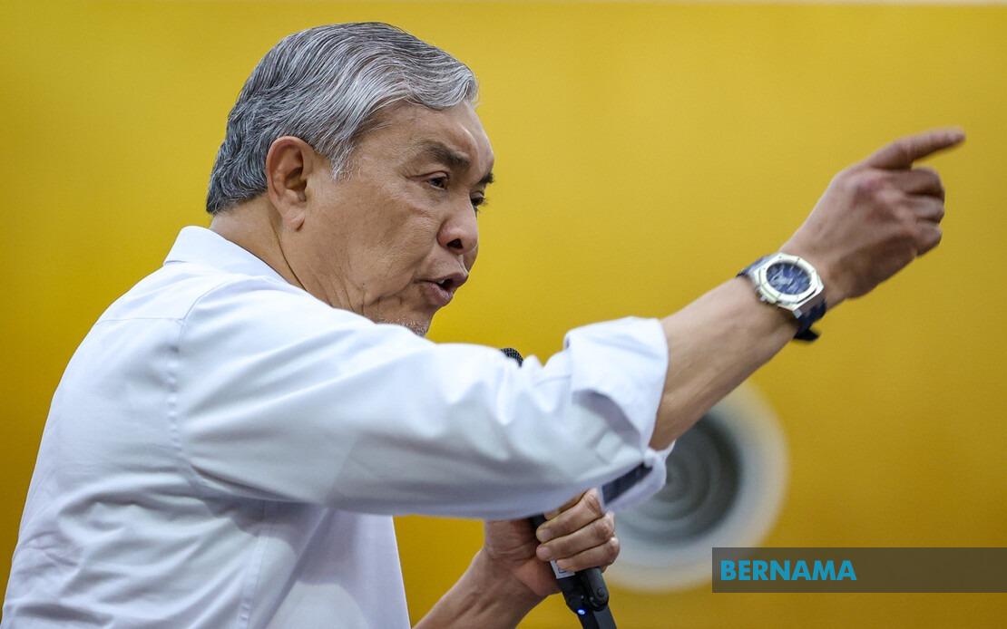 Ahmad Zahid Pushes Democracy Education for Campus Leaders