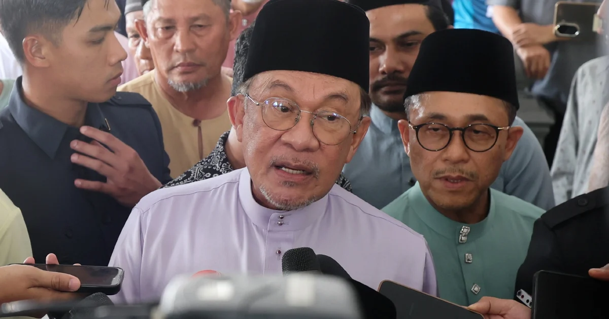 PM Anwar reassures non-Muslims amid Syariah court strengthening plan