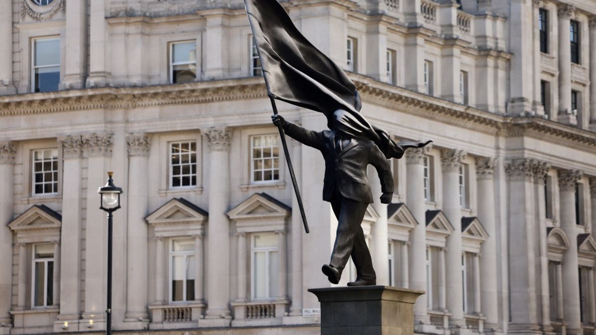 How the British Monarch Appoints a Prime Minister: Constitutional Powers and Protocols