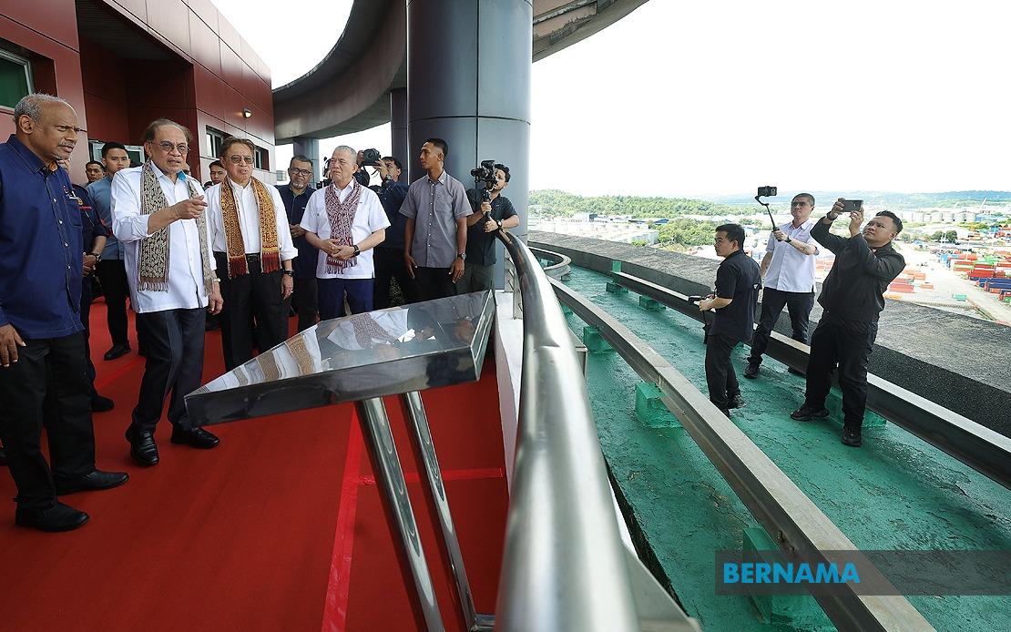 Federal Government Backs Sarawak's Capability to Operate Bintulu Port Following Status Change
