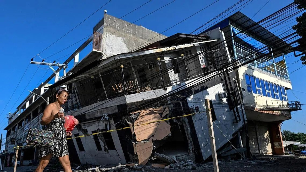Philippine Earthquake Permanently Reshapes Coastline, Displacing Thousands