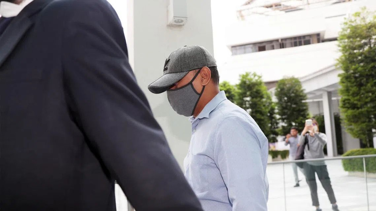 Former Singapore mosque executive jailed 14 months for graft involving S$223,000 in contracts