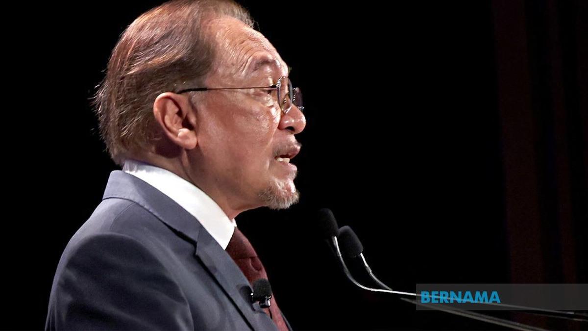 PM Anwar's Intensive Diplomatic Schedule in Turkmenistan Focuses on Trade and Energy Ties