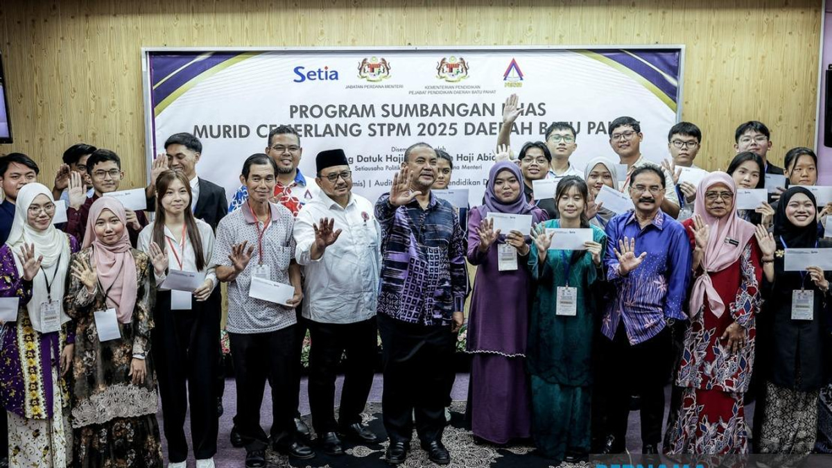 214 High-Achieving STPM Students in Batu Pahat Receive Prime Minister's Special Recognition Awards