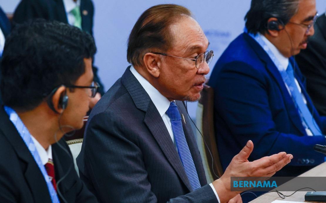 Anwar Praises Russia's Principled Approach to Gaza and Iran