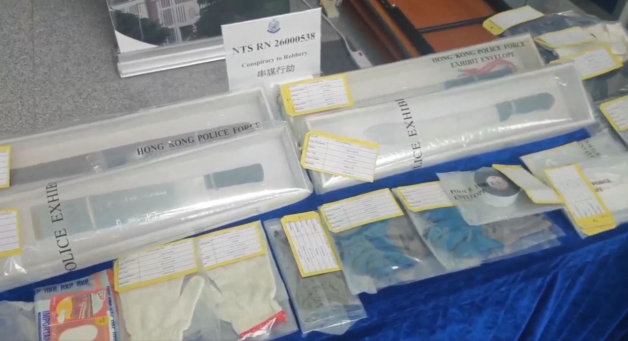 Seven arrested over HK$7 million gold bar robbery at Hong Kong airport