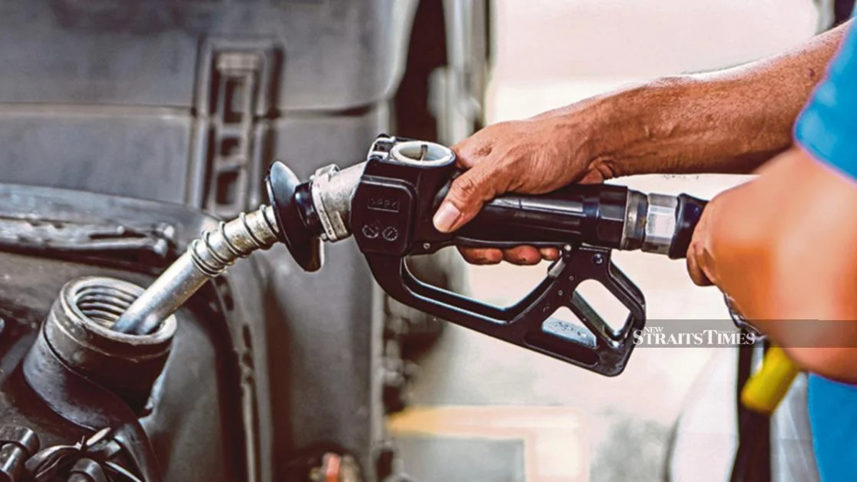 Government Cuts Subsidised Diesel Price to RM2.10 as Part of Broader Subsidy Reform