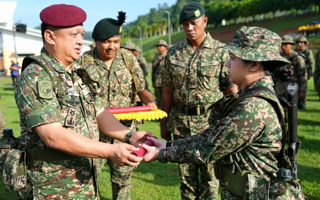 Raja Muda of Perlis' Daughter Graduates from Malaysian Army Young Soldier Course