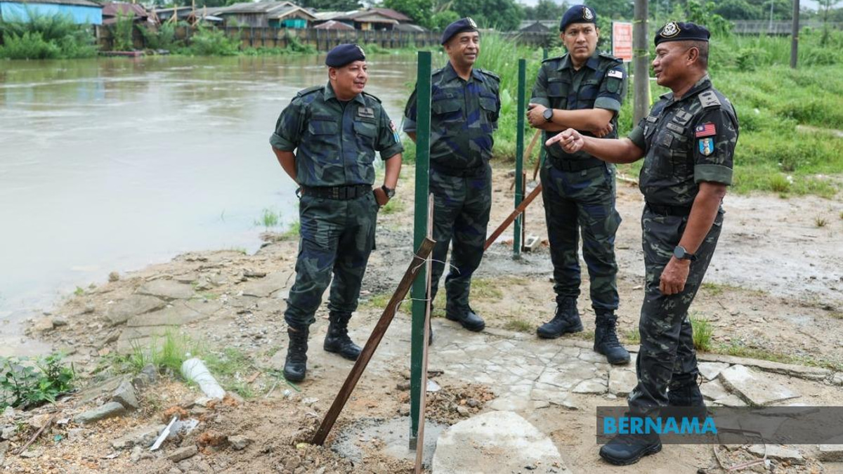 Smuggling Syndicates Adopt Small-Group Tactics To Slip Past Border Security