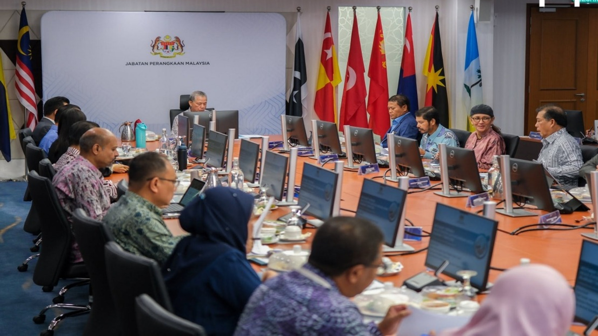 Data and AI Essential to 13th Malaysia Plan Success, Says Fadillah