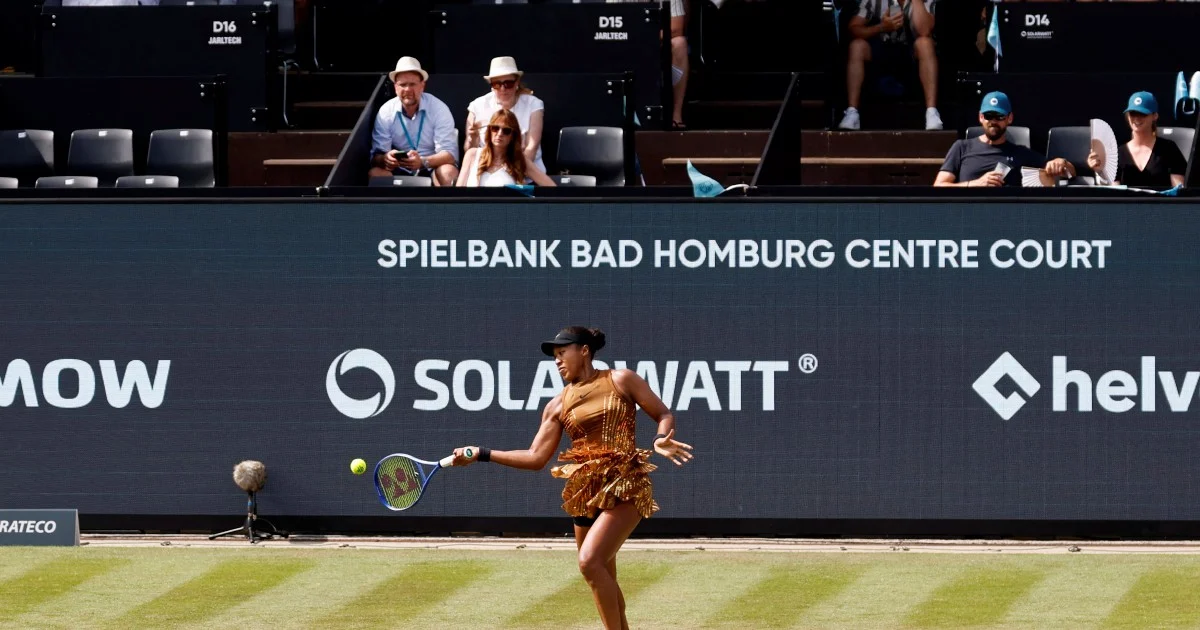 Osaka Brushes Aside Mertens to Advance at Bad Homburg