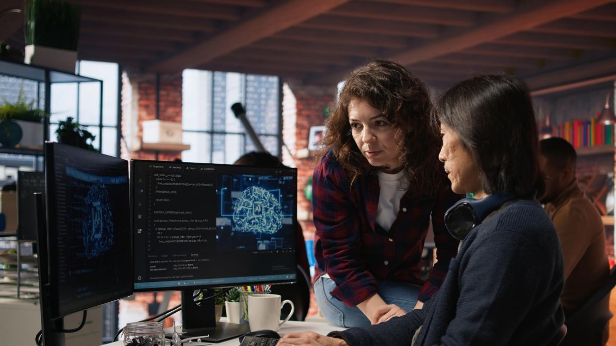 AI Reshaping Global Job Market: Premium Skills and Human Expertise Command Highest Returns