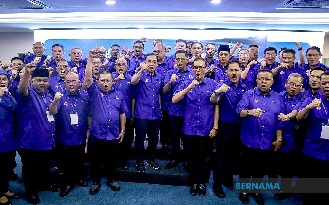 Adham Baba Returns to Pasir Raja as Johor BN Unveils 56 Candidates for State Election