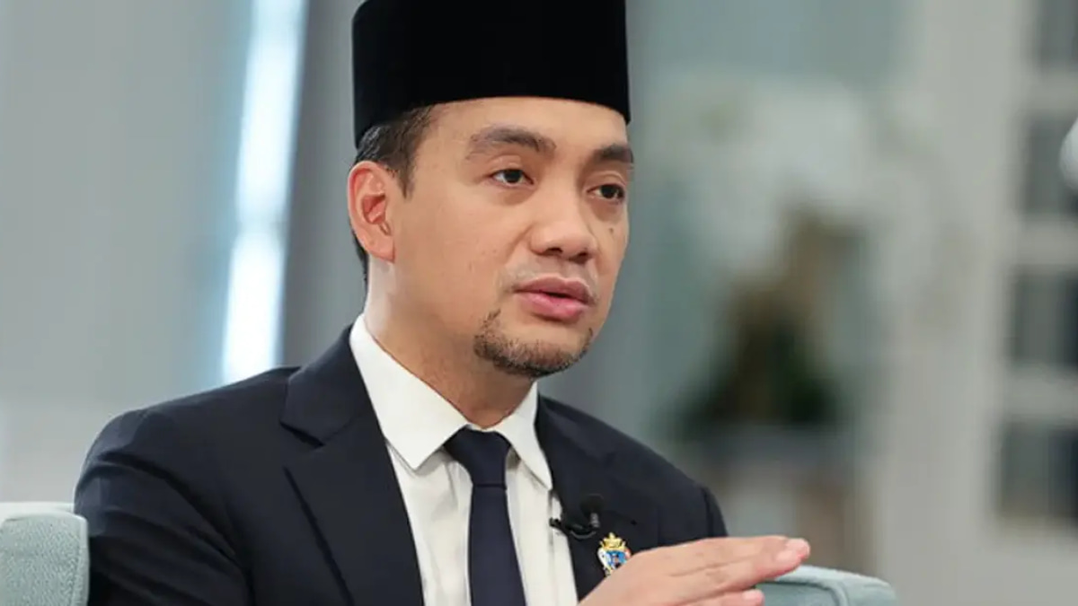 Johor Menteri Besar Clarifies Royal Assent as Constitutional Duty, Not Political Meddling