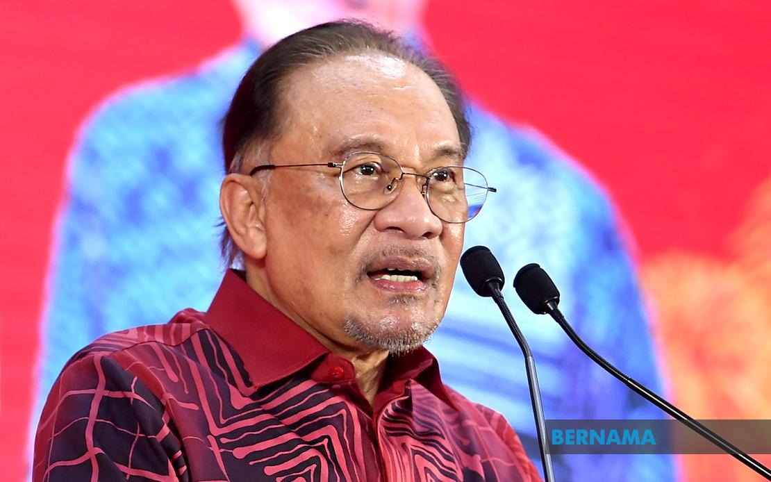 Anwar Maintains Strong Political Standing with 52% Approval, Merdeka Survey Finds