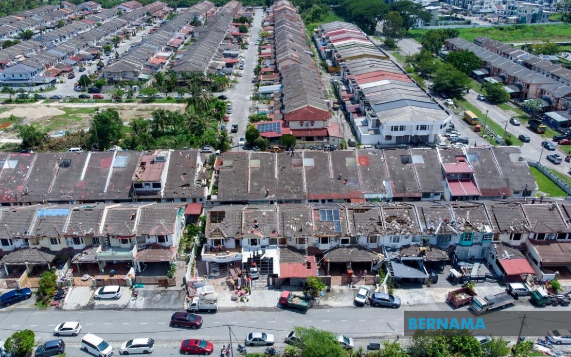 Police Seal Five Zones in Storm-Ravaged Bercham, Tighten Nighttime Movement Controls