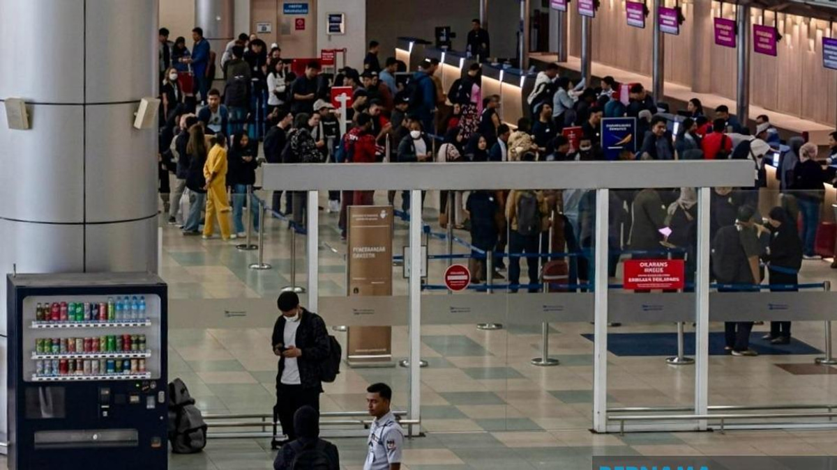 Labuan Airport Runway Closed After Bomb Discovery; Multiple Flights Disrupted