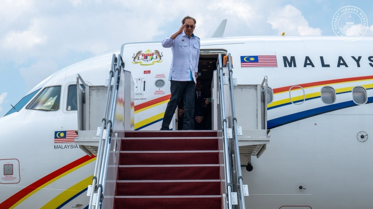 Anwar Heads to Kazan for Historic ASEAN-Russia Summit, Then Turkmenistan