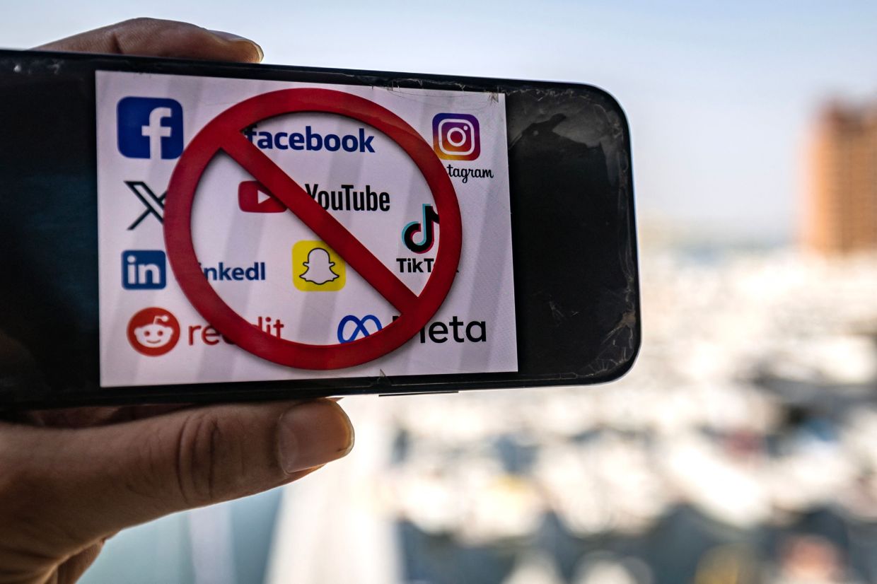 UAE Becomes First Arab Nation to Ban Social Media for Under-15s