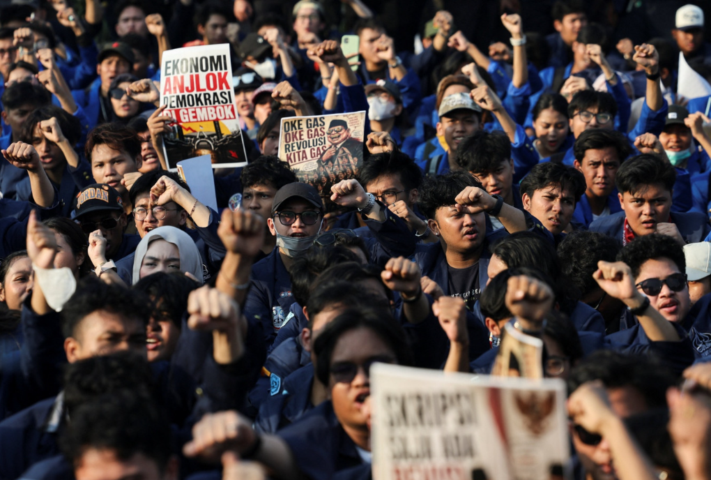 Indonesia's Free Meal Programme Splits Public Opinion as Protests Erupt Nationwide