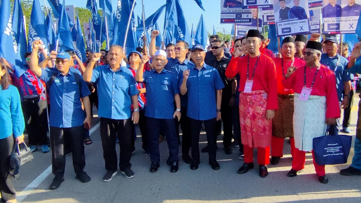 Muhyiddin lends support to Sahruddin's Bukit Kepong campaign as Bersatu pushes forward in Johor election