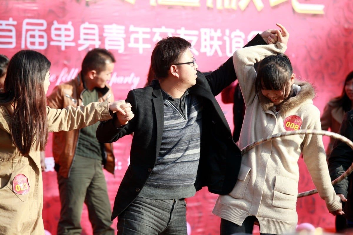 Chinese Man Regrets 'Flash Marriage' Nine Days After Meeting Woman on Video Call