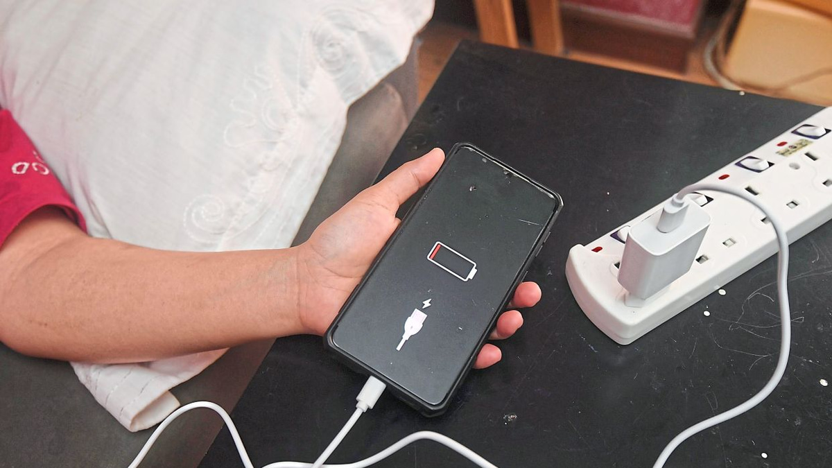 Device Charging Fires Cost Malaysia RM14.2 Million: Fire Department Warns of Unsafe Practices