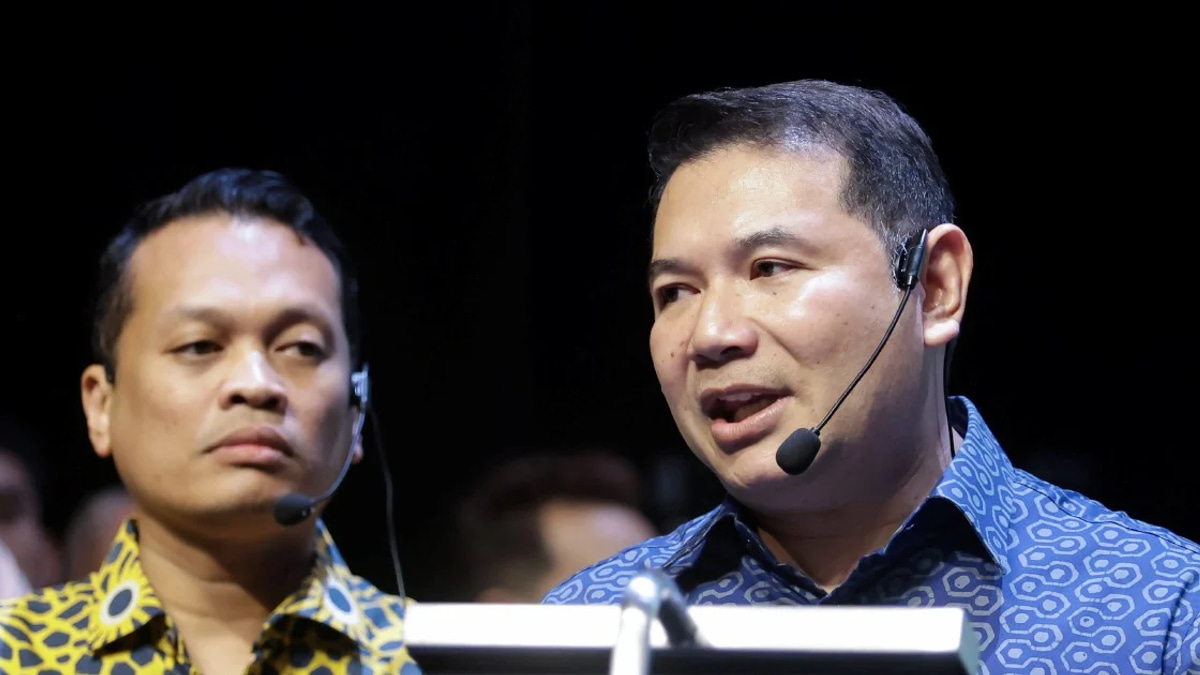 PKR Defers Decision on Rafizi and Nik Nazmi to Legal Counsel After Resignations