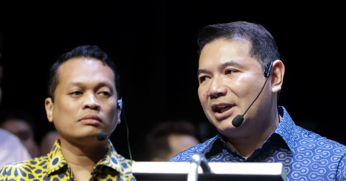 PKR Defers Decision on Rafizi and Nik Nazmi to Legal Counsel After Resignations