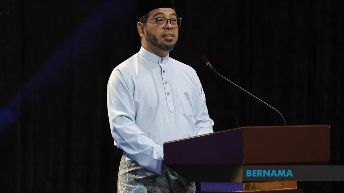 Zulkifli Urges Muslims to Set Aside Differences, Strengthen Ummah Unity