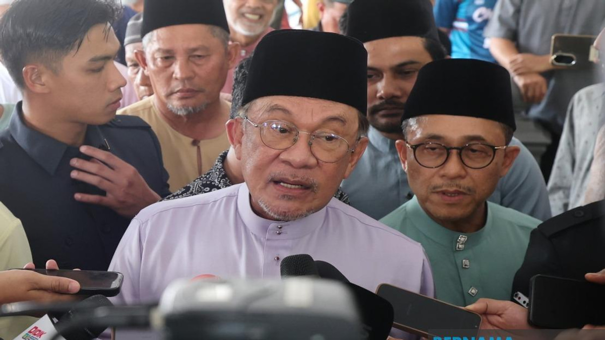 Anwar Pushes Local Councils to Cut Red Tape, Speed Up Project Approvals