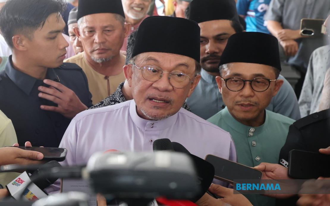Anwar Pushes Local Councils to Cut Red Tape, Speed Up Project Approvals