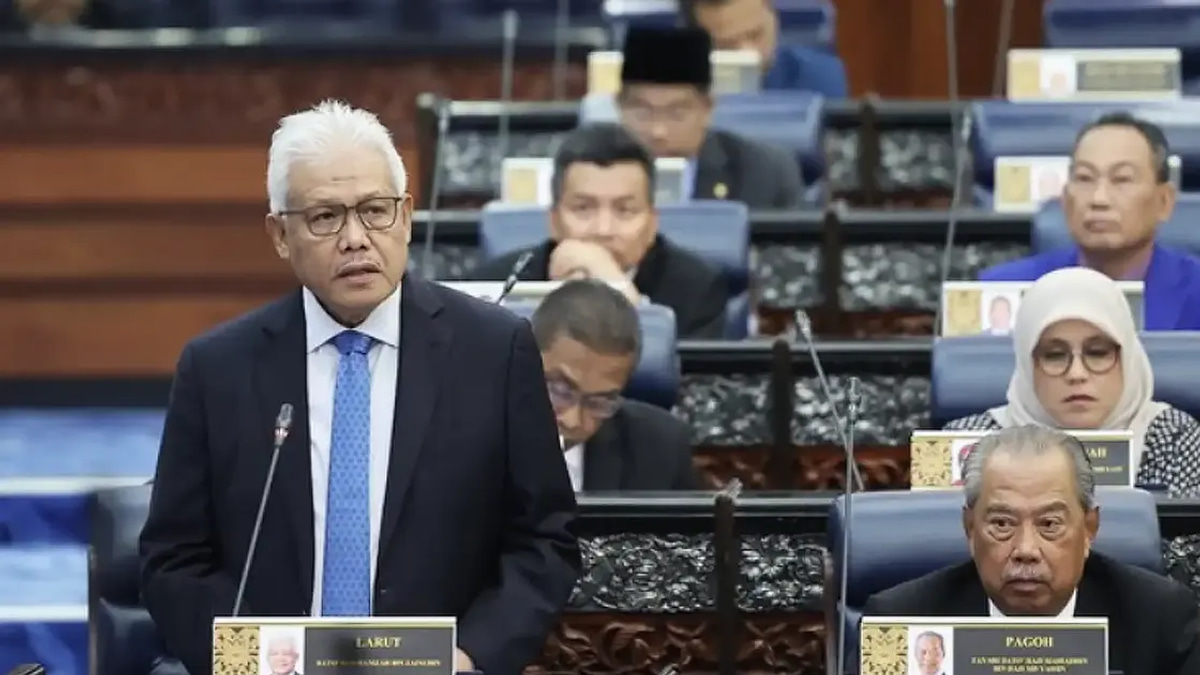 Muhyiddin Requests Seat Relocation in Parliament, Speaker Confirms Opposition Leader