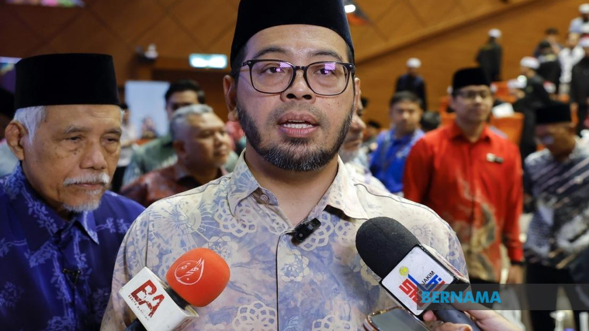 Malaysia's Religious Affairs Ministry to Deepen Youth Outreach Following Sultan Nazrin's Call