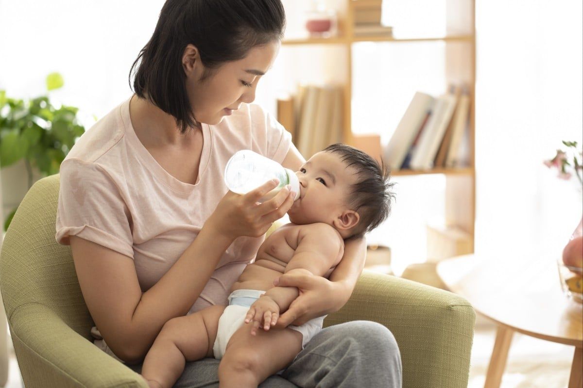 Chinese Infant Hospitalized After Parents Feed Him Formula Mixed with Vegetable Juice