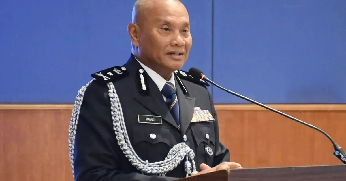 Customs Officers Seize Nearly 9,000 Batik Cloths Worth RM1.76 Million in Tumpat Raid
