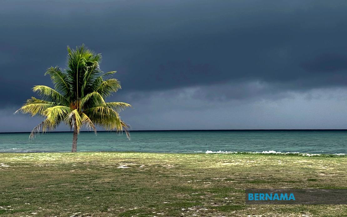 Heavy Thunderstorms and Intense Rain to Lash Five States Through Evening