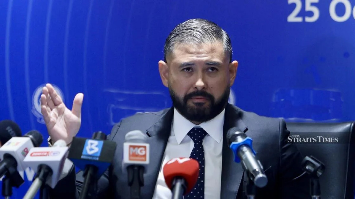 Johor's Regent Challenges PM's 'Leakage' Claim, Blames Federal Drain on State Resources