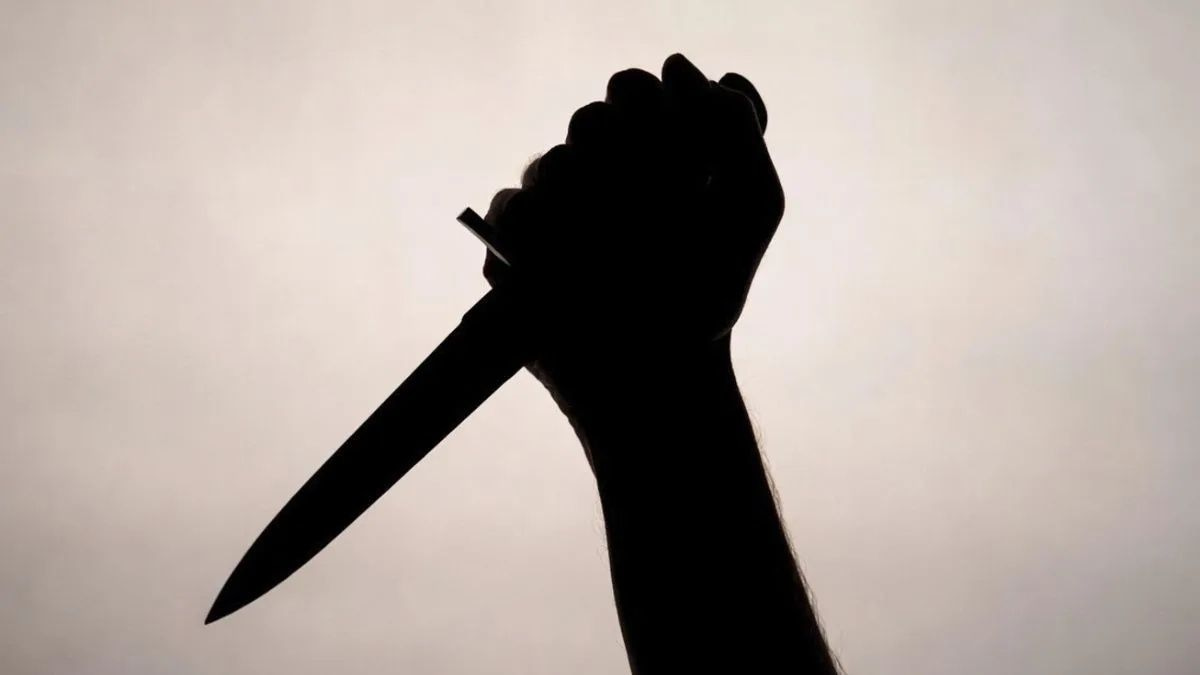 Woman stabbed in broad daylight at Indian market; harassment suspected as motive