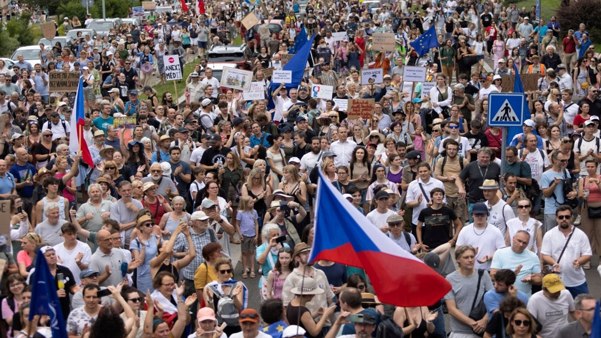 Czech Public Broadcasters Face Political Pressure as Thousands Protest Funding Overhaul
